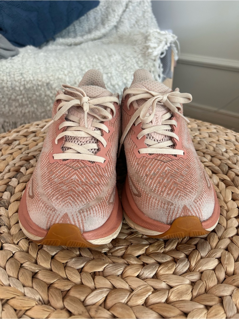 Hoka Clifton 9 women’s sz 7.5